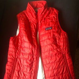 Women’s medium red Patagonia vest